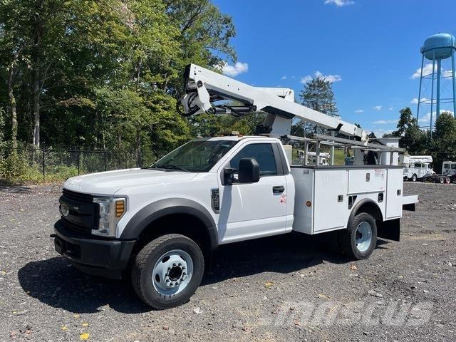 Ford F-450 المنصات الهوائية المثبتة على شاحنة