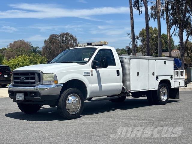 Ford F-450 شاحنات خفيفة/مفصلية الجوانب