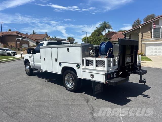 Ford F-450 شاحنات خفيفة/مفصلية الجوانب