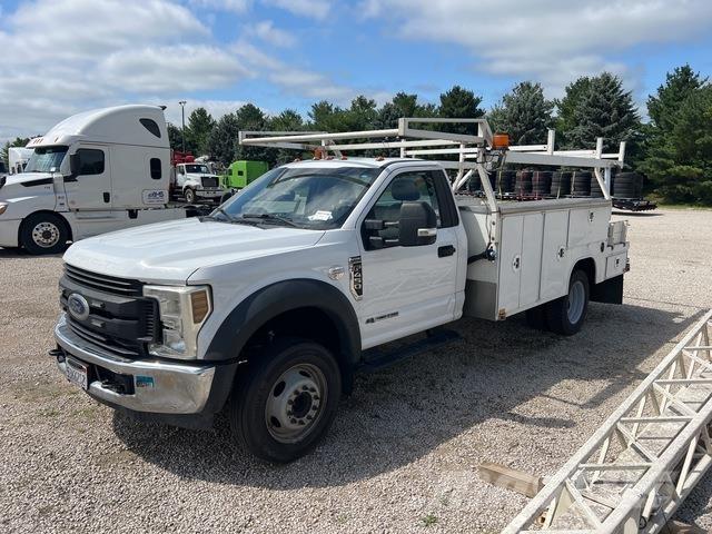 Ford F-450 شاحنات خفيفة/مفصلية الجوانب