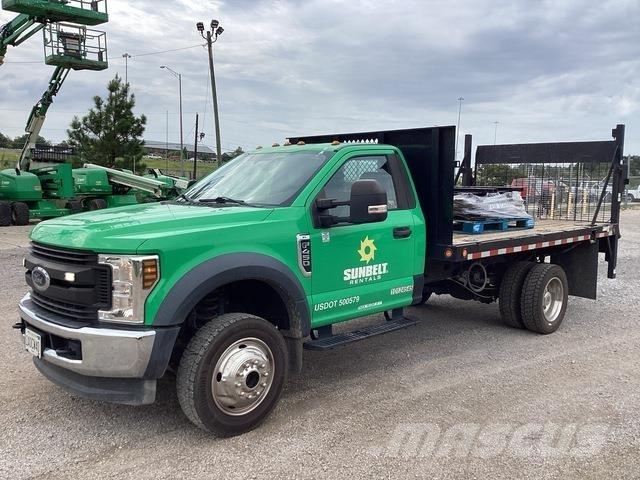 Ford F-450 شاحنات مسطحة/مفصلية الجوانب
