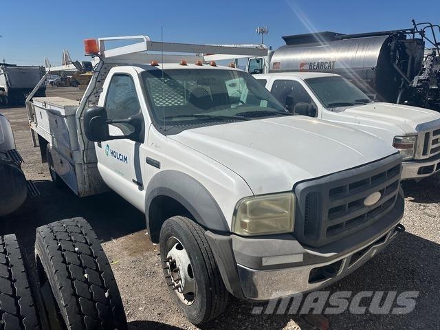 Ford F-450 شاحنات مسطحة/مفصلية الجوانب