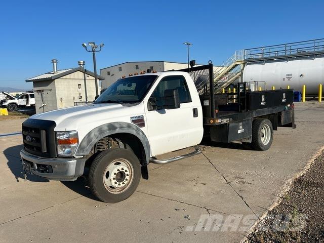 Ford F-450 شاحنات مسطحة/مفصلية الجوانب