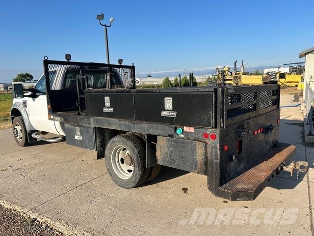 Ford F-450 شاحنات مسطحة/مفصلية الجوانب