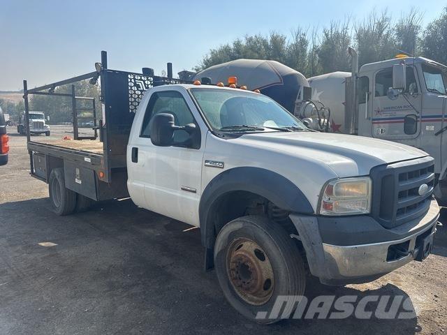 Ford F-450 شاحنات مسطحة/مفصلية الجوانب