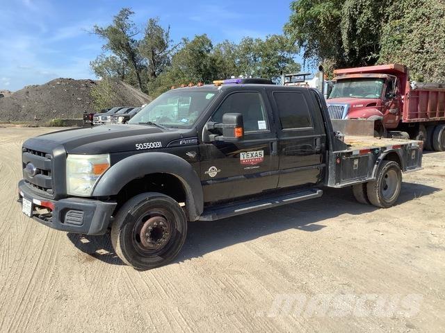 Ford F-450 شاحنات مسطحة/مفصلية الجوانب