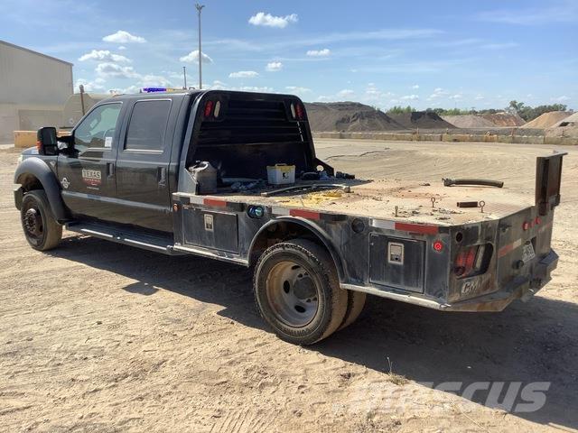 Ford F-450 شاحنات مسطحة/مفصلية الجوانب