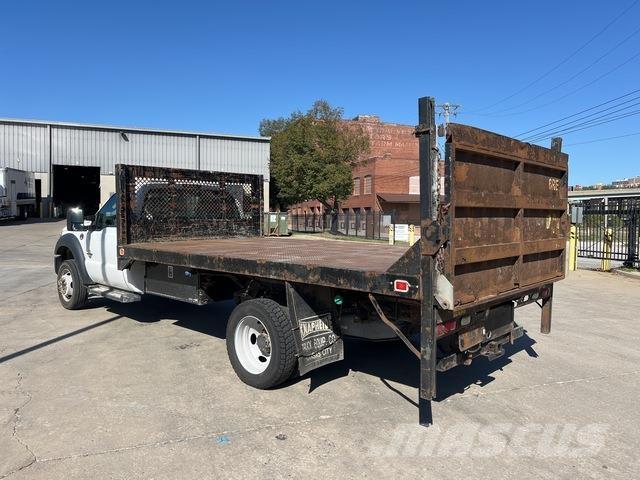 Ford F-450 شاحنات مسطحة/مفصلية الجوانب