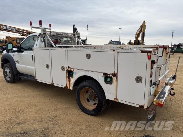 Ford F-450 شاحنات خفيفة/مفصلية الجوانب