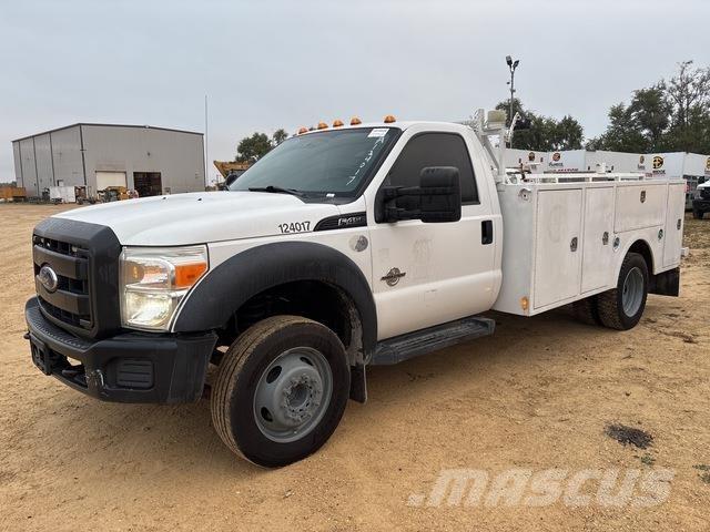 Ford F-450 شاحنات خفيفة/مفصلية الجوانب