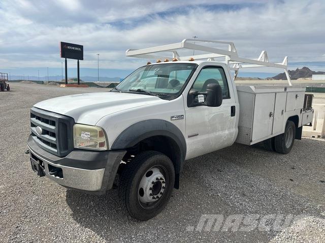 Ford F-450 شاحنات خفيفة/مفصلية الجوانب