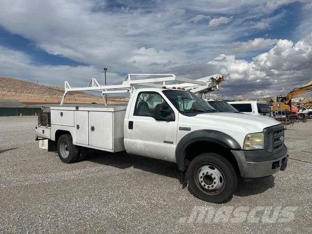 Ford F-450 شاحنات خفيفة/مفصلية الجوانب