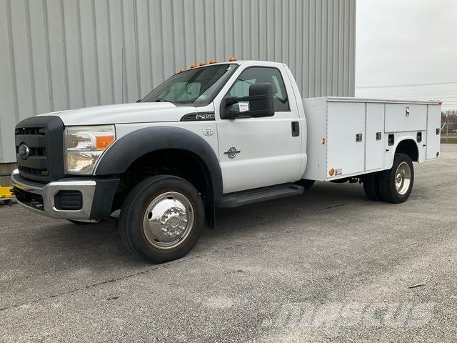 Ford F-450 شاحنات خفيفة/مفصلية الجوانب
