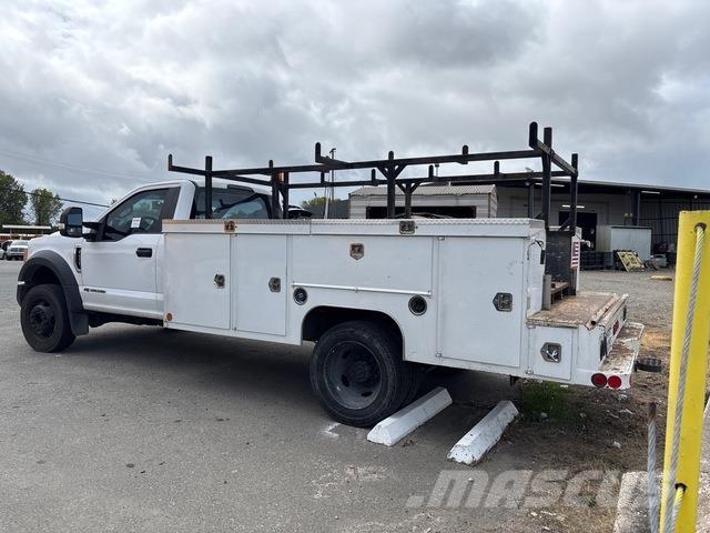 Ford F-450 شاحنات خفيفة/مفصلية الجوانب
