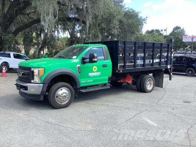 Ford F-450 شاحنات مسطحة/مفصلية الجوانب