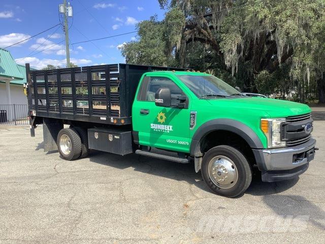 Ford F-450 شاحنات مسطحة/مفصلية الجوانب