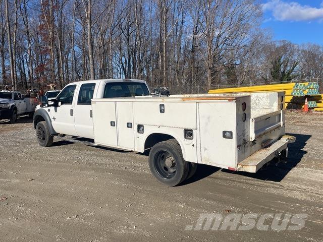 Ford F-450 شاحنات خفيفة/مفصلية الجوانب