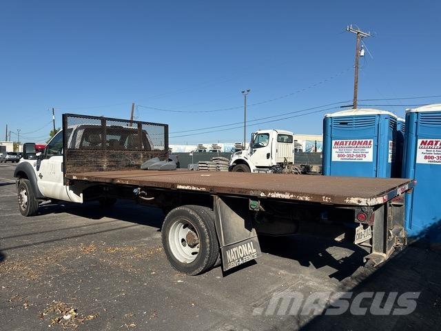 Ford F-450 شاحنات مسطحة/مفصلية الجوانب