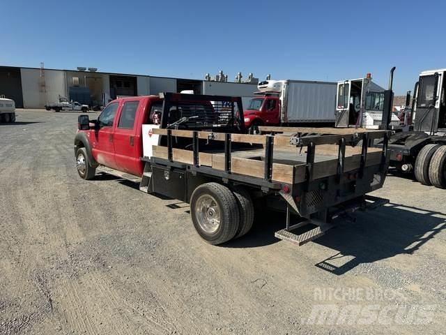 Ford F-550 شاحنات مسطحة/مفصلية الجوانب