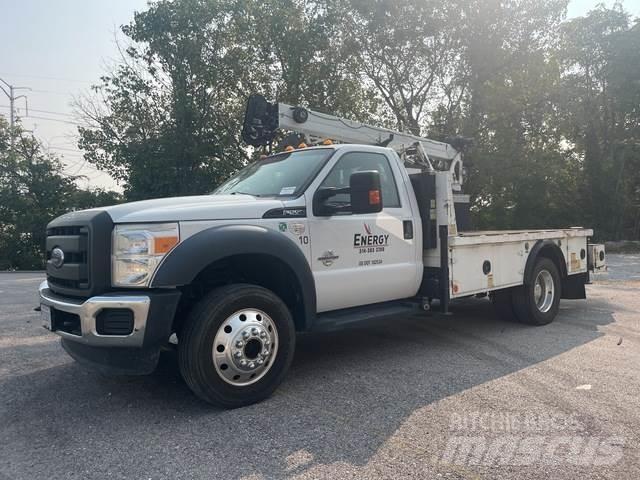 Ford F-550 شاحنات خفيفة/مفصلية الجوانب