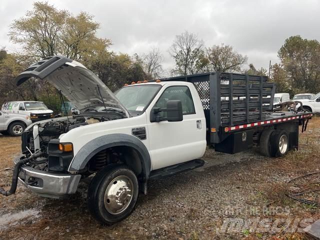 Ford F-550 شاحنات مسطحة/مفصلية الجوانب