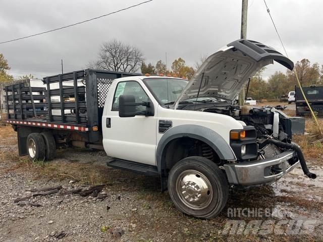 Ford F-550 شاحنات مسطحة/مفصلية الجوانب