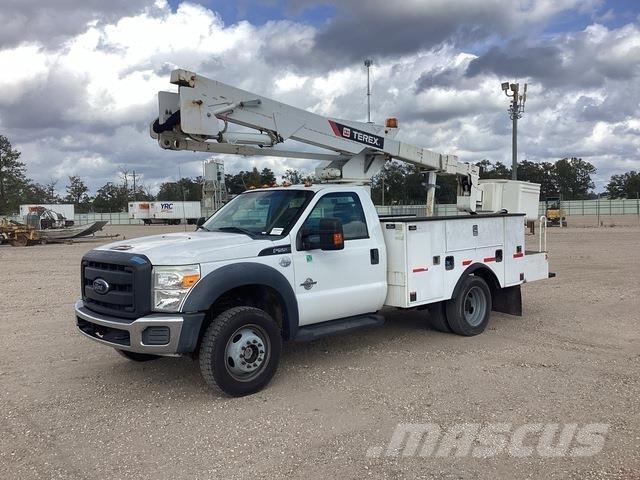 Ford F-550 المنصات الهوائية المثبتة على شاحنة