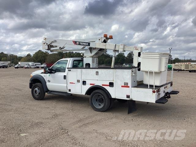 Ford F-550 المنصات الهوائية المثبتة على شاحنة