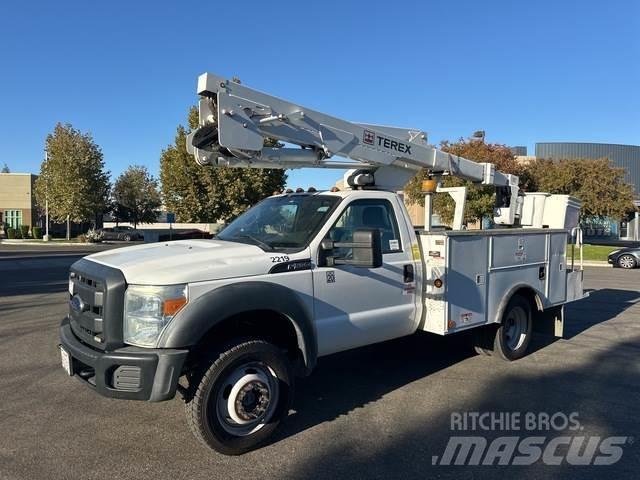 Ford F-550 المنصات الهوائية المثبتة على شاحنة