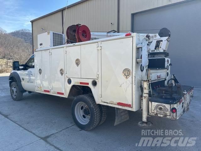 Ford F-550 مركبات الأغراض العامة