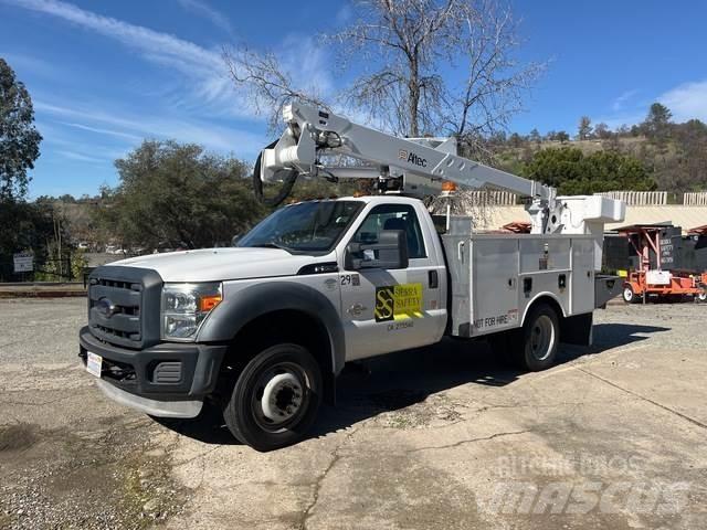 Ford F-550 المنصات الهوائية المثبتة على شاحنة