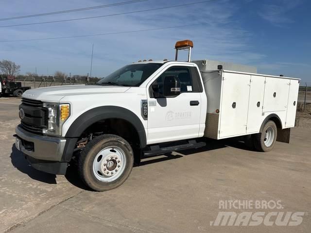 Ford F-550 مركبات الأغراض العامة