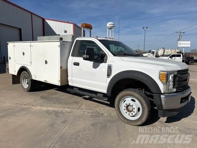 Ford F-550 مركبات الأغراض العامة