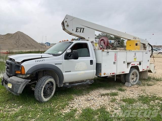Ford F-550 المنصات الهوائية المثبتة على شاحنة