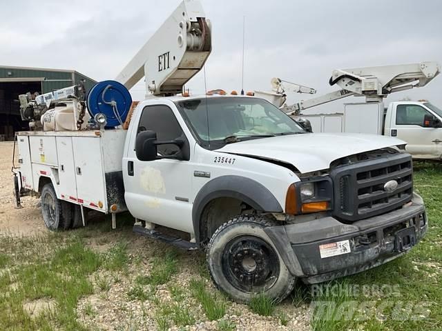 Ford F-550 المنصات الهوائية المثبتة على شاحنة