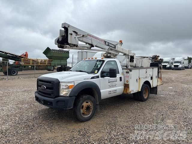 Ford F-550 المنصات الهوائية المثبتة على شاحنة
