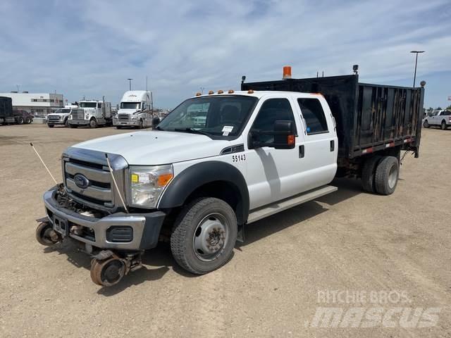 Ford F-550 شاحنات مسطحة/مفصلية الجوانب