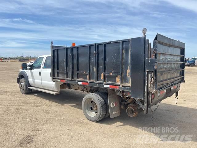 Ford F-550 شاحنات مسطحة/مفصلية الجوانب