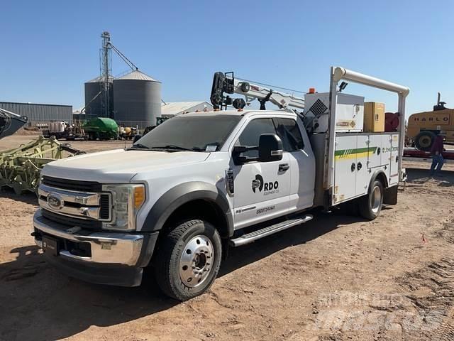 Ford F-550 مركبات الأغراض العامة