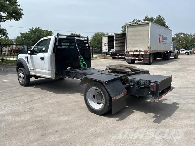 Ford F-550 ساحبات مفصلية