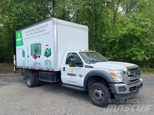 Ford F-550 شاحنات ذات هيكل صندوقي