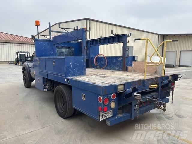Ford F-550 شاحنات خفيفة/مفصلية الجوانب