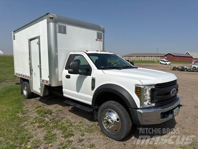 Ford F-550 مركبات الأغراض العامة