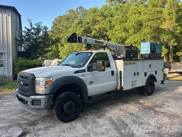 Ford F-550 مركبات الأغراض العامة