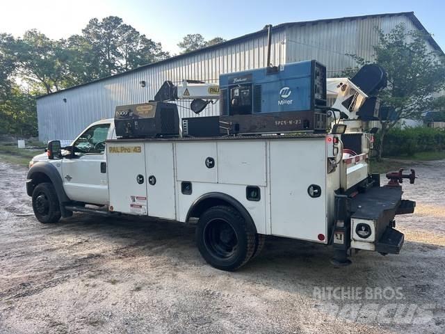Ford F-550 مركبات الأغراض العامة
