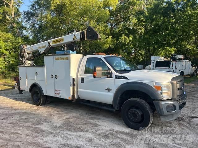 Ford F-550 مركبات الأغراض العامة
