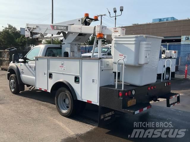 Ford F-550 المنصات الهوائية المثبتة على شاحنة