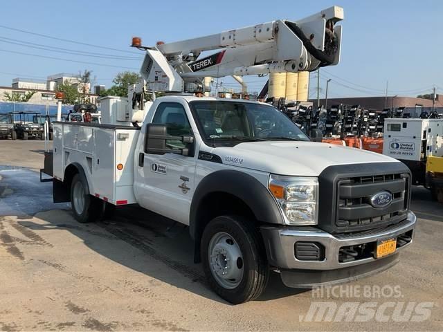 Ford F-550 المنصات الهوائية المثبتة على شاحنة