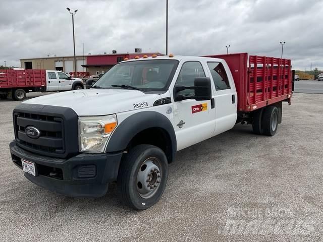 Ford F-550 شاحنات مسطحة/مفصلية الجوانب