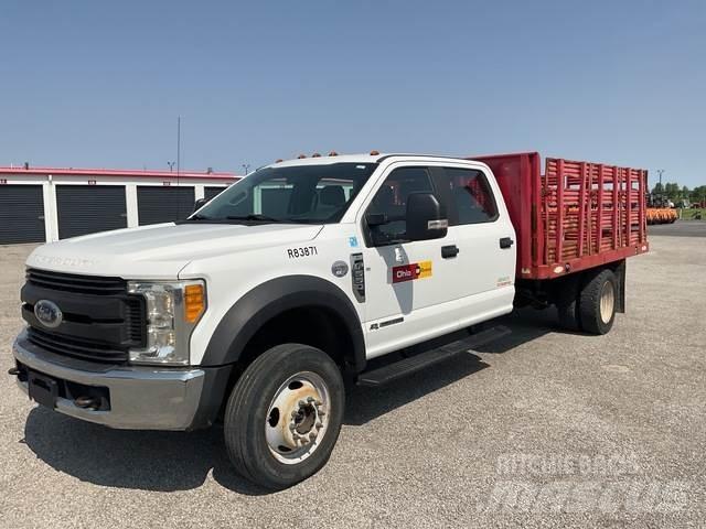 Ford F-550 شاحنات مسطحة/مفصلية الجوانب